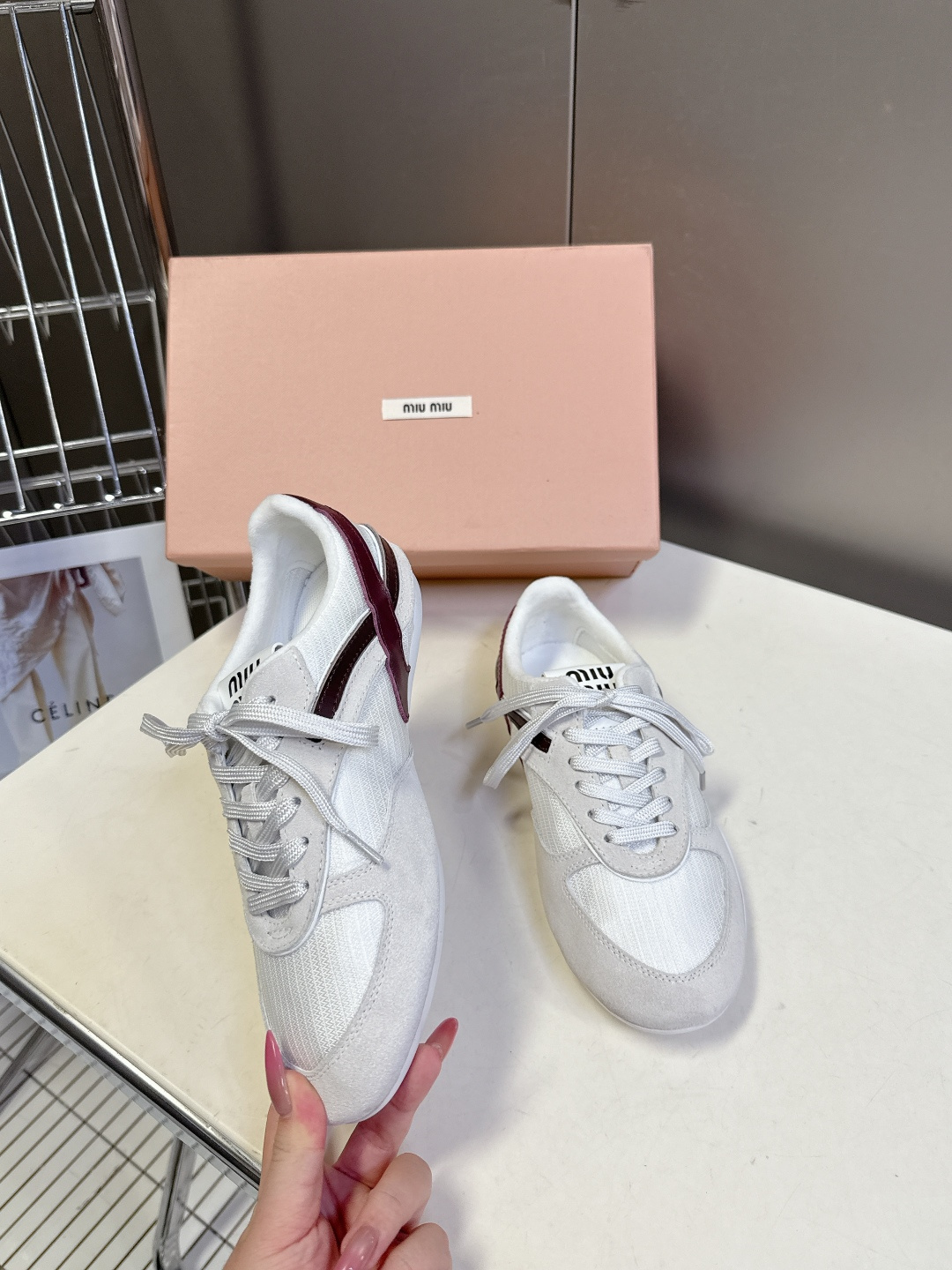 MiuMiu缪缪最新走秀款复古休闲鞋 德训鞋官方秀场出镜率最高的单品 超多明星时尚博主种草 miu系穿搭