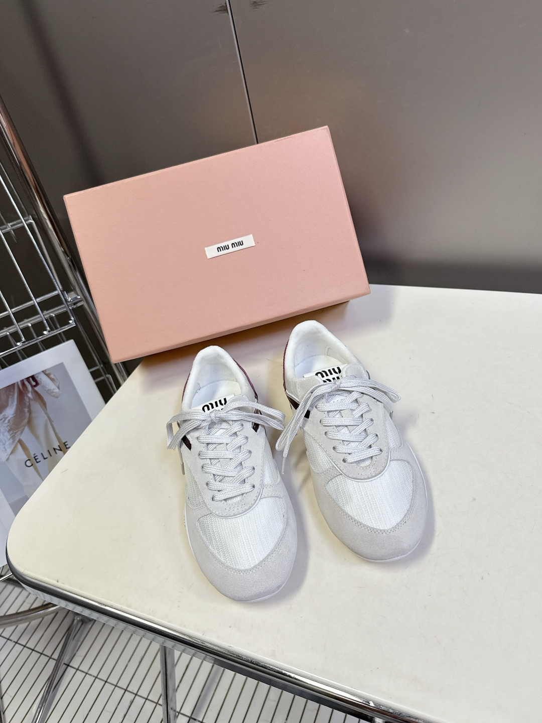MiuMiu缪缪最新走秀款复古休闲鞋 德训鞋官方秀场出镜率最高的单品 超多明星时尚博主种草 miu系穿搭