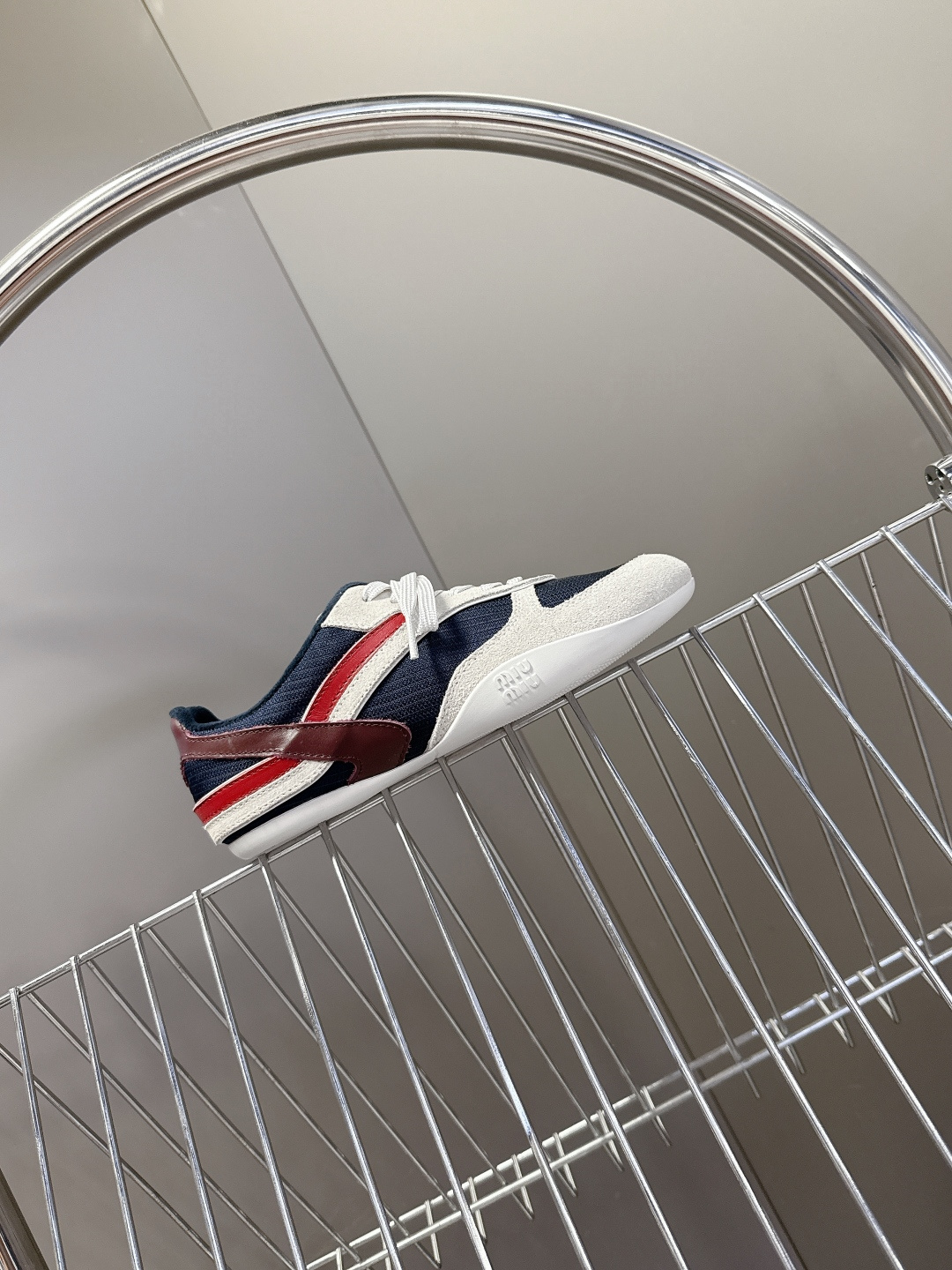 MiuMiu缪缪最新走秀款复古休闲鞋 德训鞋官方秀场出镜率最高的单品 超多明星时尚博主种草 miu系穿搭