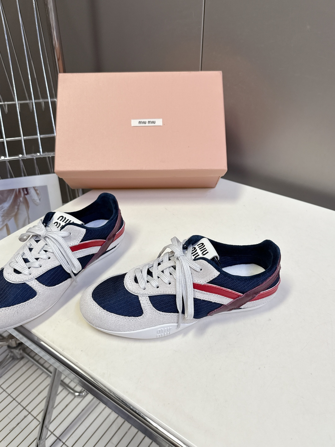 MiuMiu缪缪最新走秀款复古休闲鞋 德训鞋官方秀场出镜率最高的单品 超多明星时尚博主种草 miu系穿搭