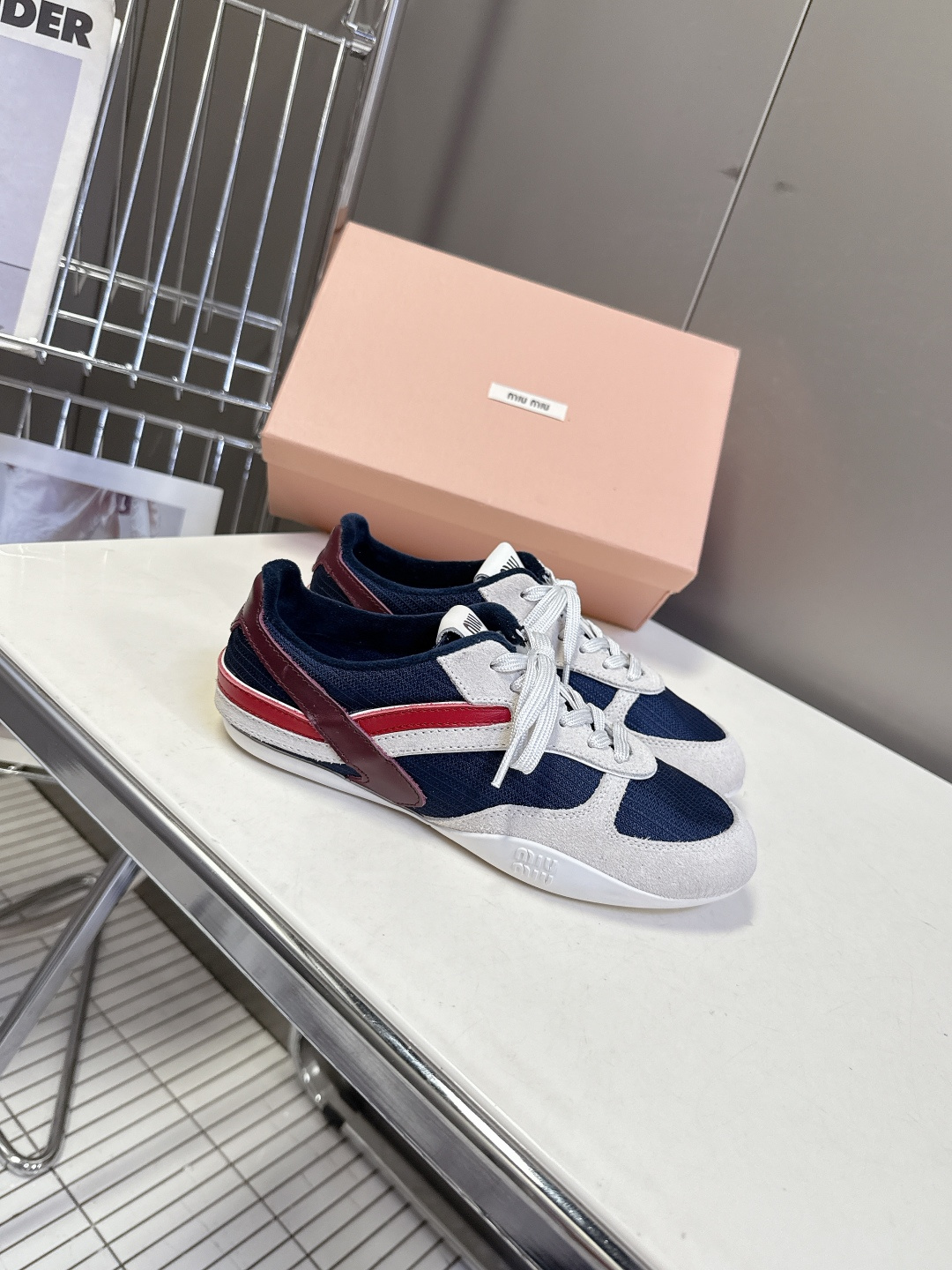 MiuMiu缪缪最新走秀款复古休闲鞋 德训鞋官方秀场出镜率最高的单品 超多明星时尚博主种草 miu系穿搭