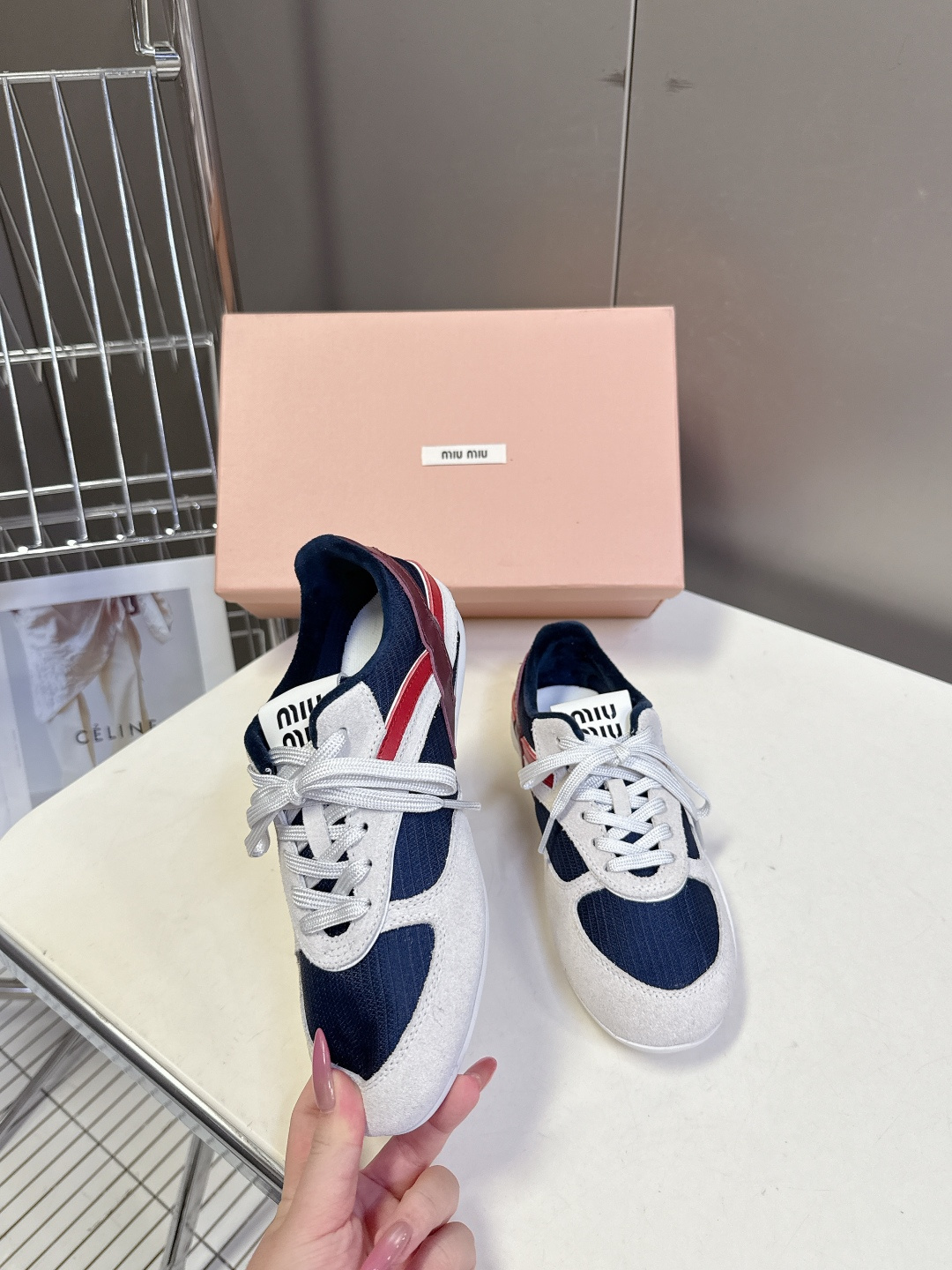 MiuMiu缪缪最新走秀款复古休闲鞋 德训鞋官方秀场出镜率最高的单品 超多明星时尚博主种草 miu系穿搭