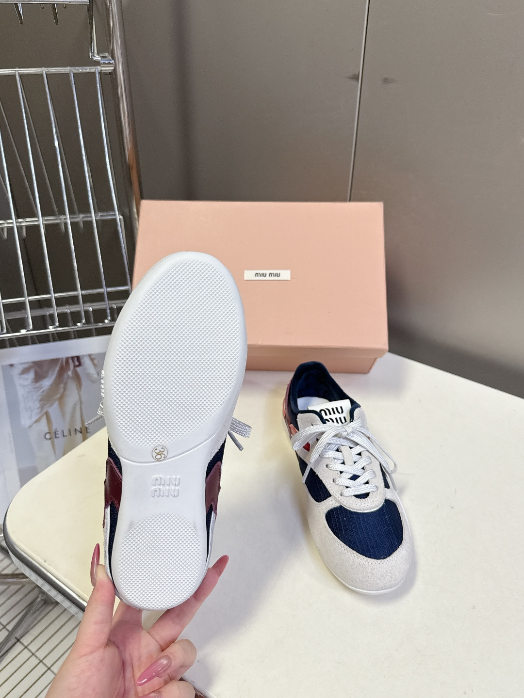 MiuMiu缪缪最新走秀款复古休闲鞋 德训鞋官方秀场出镜率最高的单品 超多明星时尚博主种草 miu系穿搭