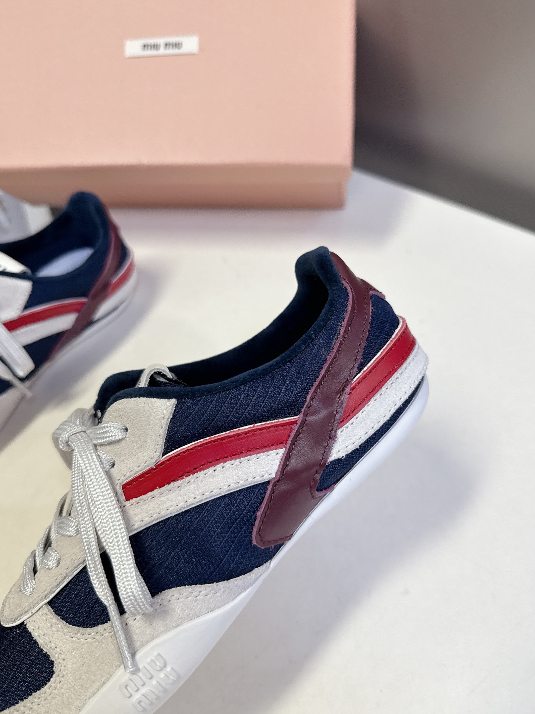 MiuMiu缪缪最新走秀款复古休闲鞋 德训鞋官方秀场出镜率最高的单品 超多明星时尚博主种草 miu系穿搭