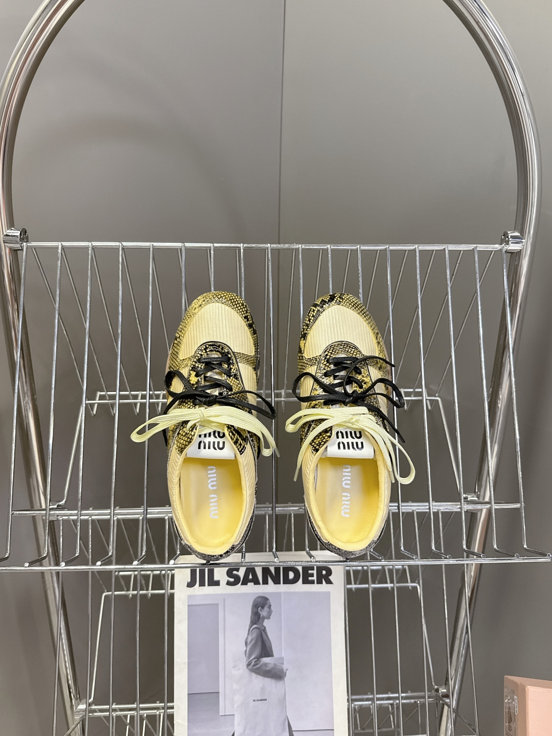 MiuMiu缪缪最新走秀款复古休闲鞋 德训鞋官方秀场出镜率最高的单品 超多明星时尚博主种草 miu系穿搭