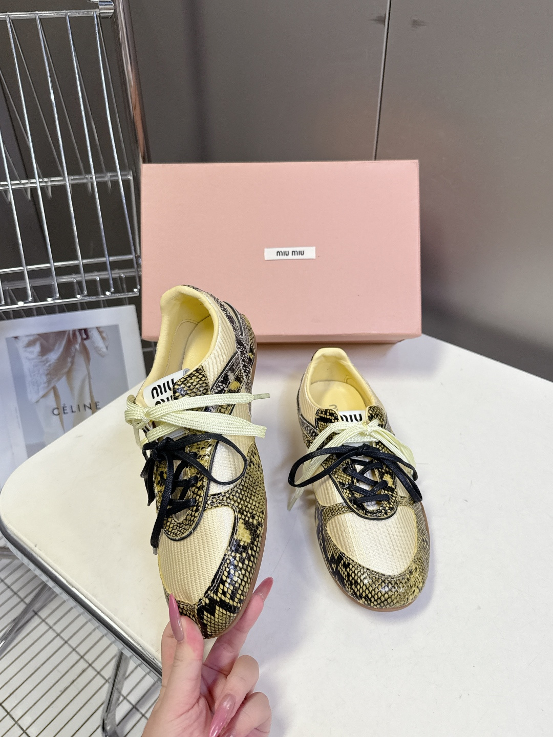 MiuMiu缪缪最新走秀款复古休闲鞋 德训鞋官方秀场出镜率最高的单品 超多明星时尚博主种草 miu系穿搭