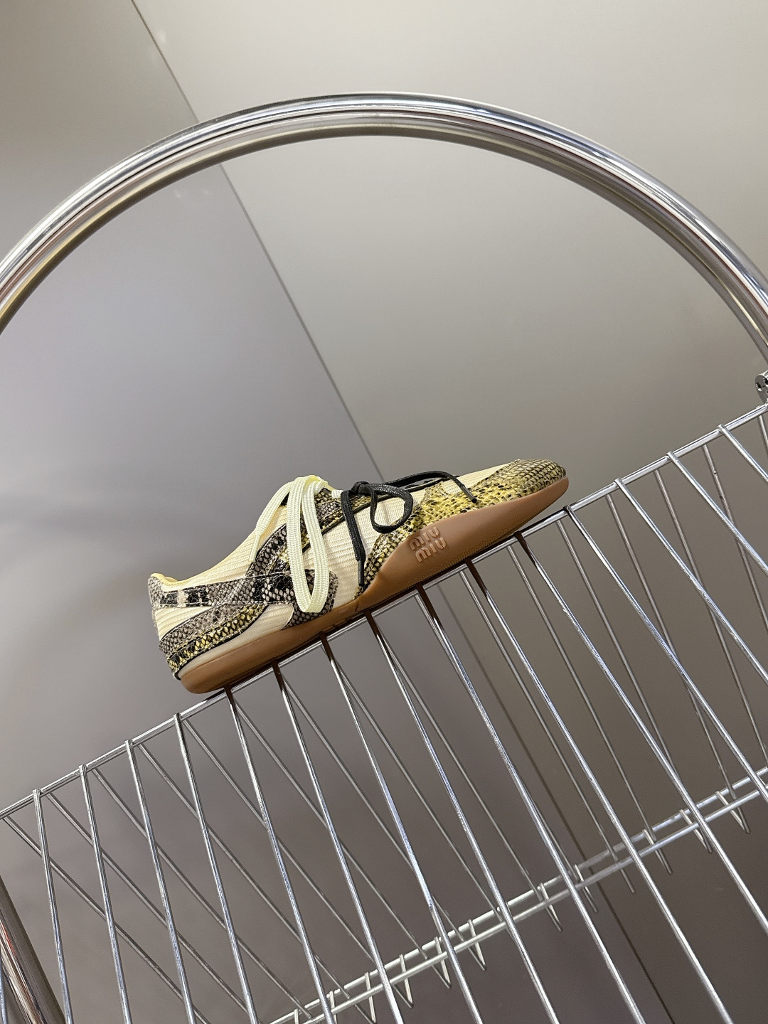 MiuMiu缪缪最新走秀款复古休闲鞋 德训鞋官方秀场出镜率最高的单品 超多明星时尚博主种草 miu系穿搭