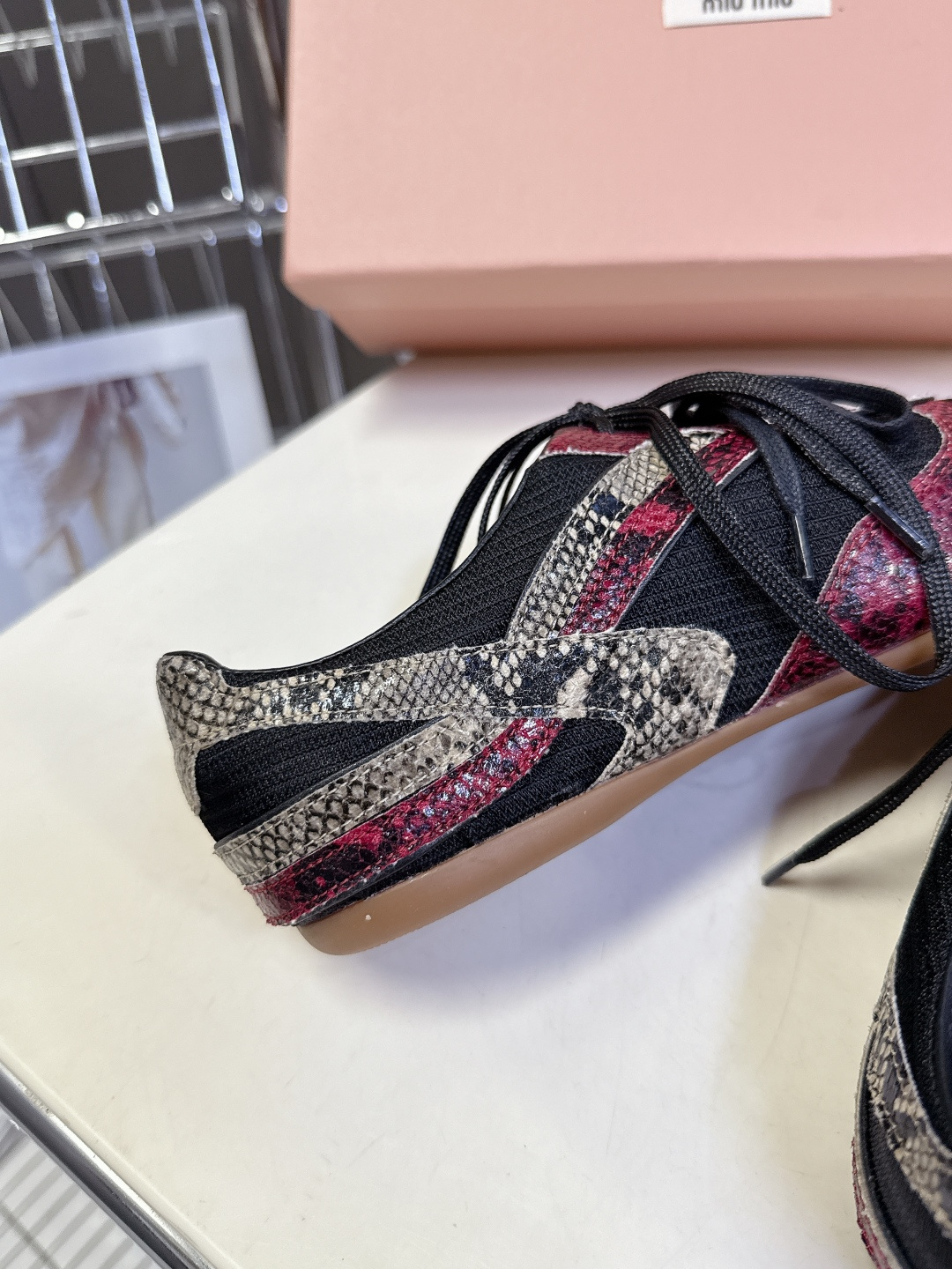 MiuMiu缪缪最新走秀款复古休闲鞋 德训鞋官方秀场出镜率最高的单品 超多明星时尚博主种草 miu系穿搭