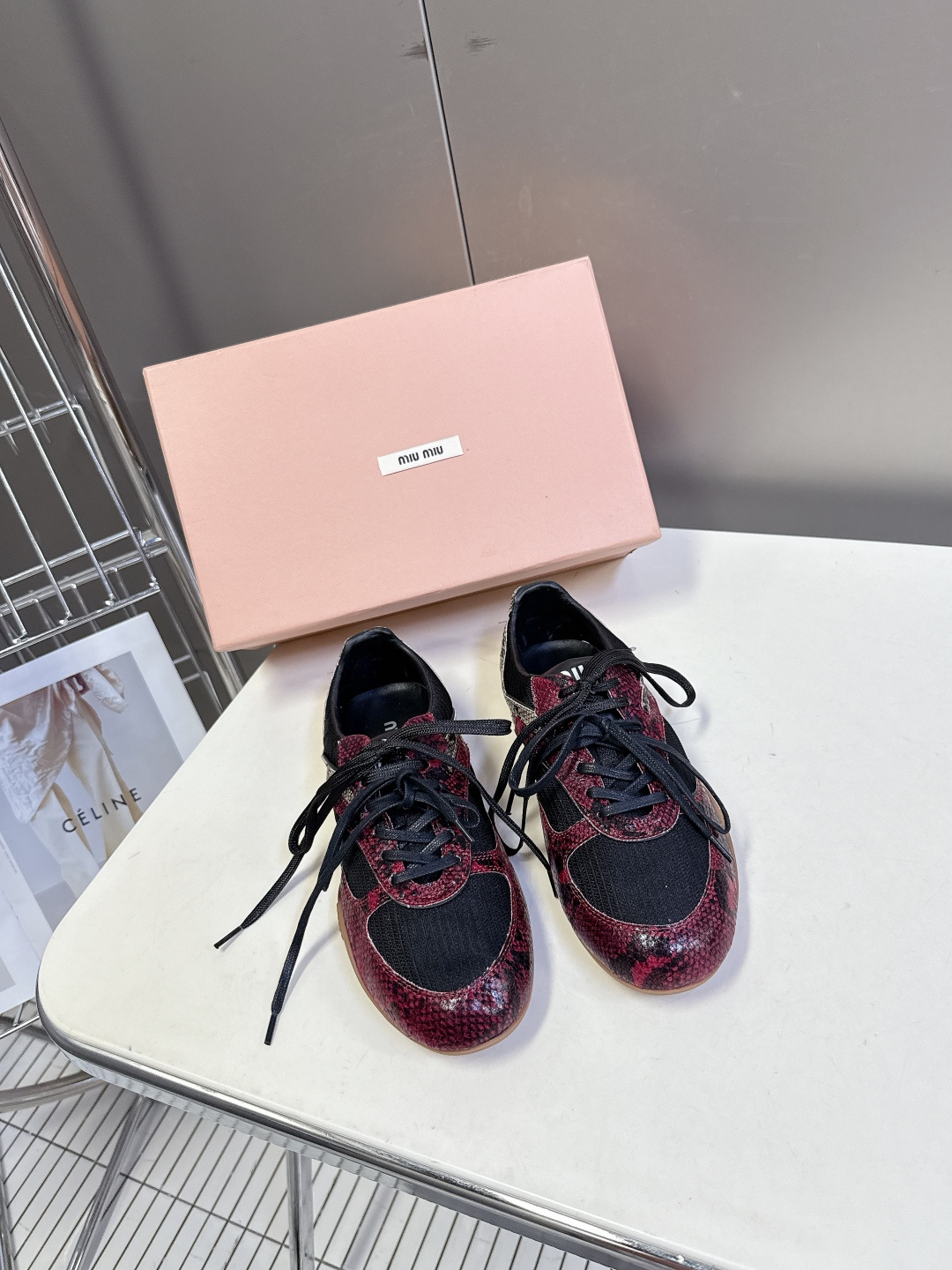 MiuMiu缪缪最新走秀款复古休闲鞋 德训鞋官方秀场出镜率最高的单品 超多明星时尚博主种草 miu系穿搭