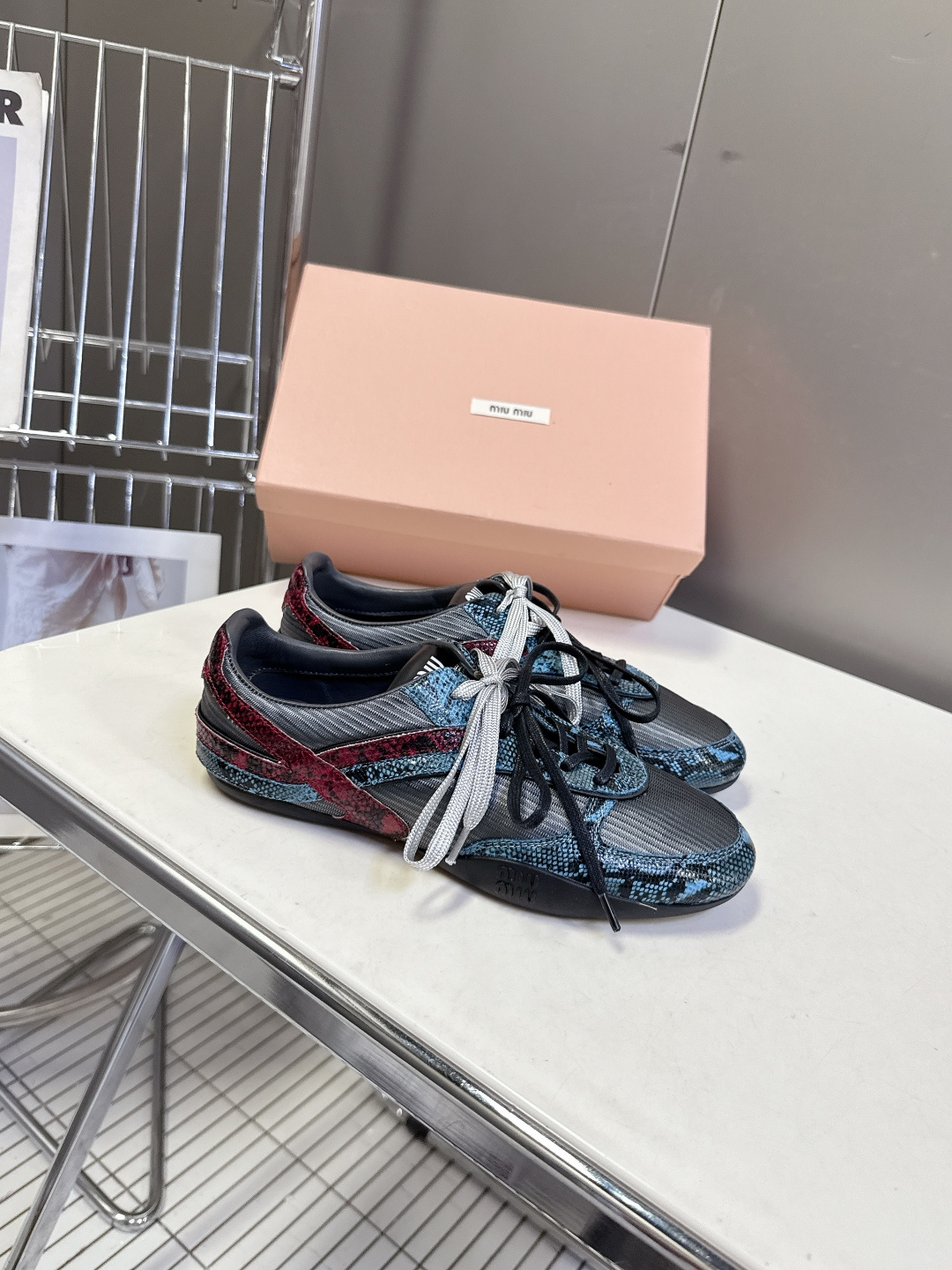 MiuMiu缪缪最新走秀款复古休闲鞋 德训鞋官方秀场出镜率最高的单品 超多明星时尚博主种草 miu系穿搭