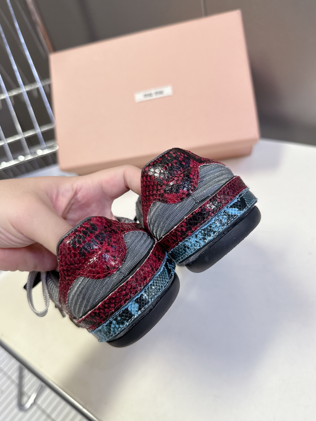 MiuMiu缪缪最新走秀款复古休闲鞋 德训鞋官方秀场出镜率最高的单品 超多明星时尚博主种草 miu系穿搭