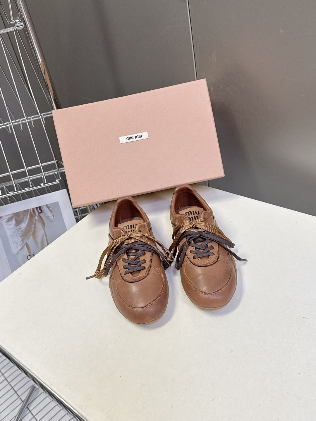 MiuMiu缪缪最新走秀款复古休闲鞋 德训鞋官方秀场出镜率最高的单品 超多明星时尚博主种草 miu系穿搭