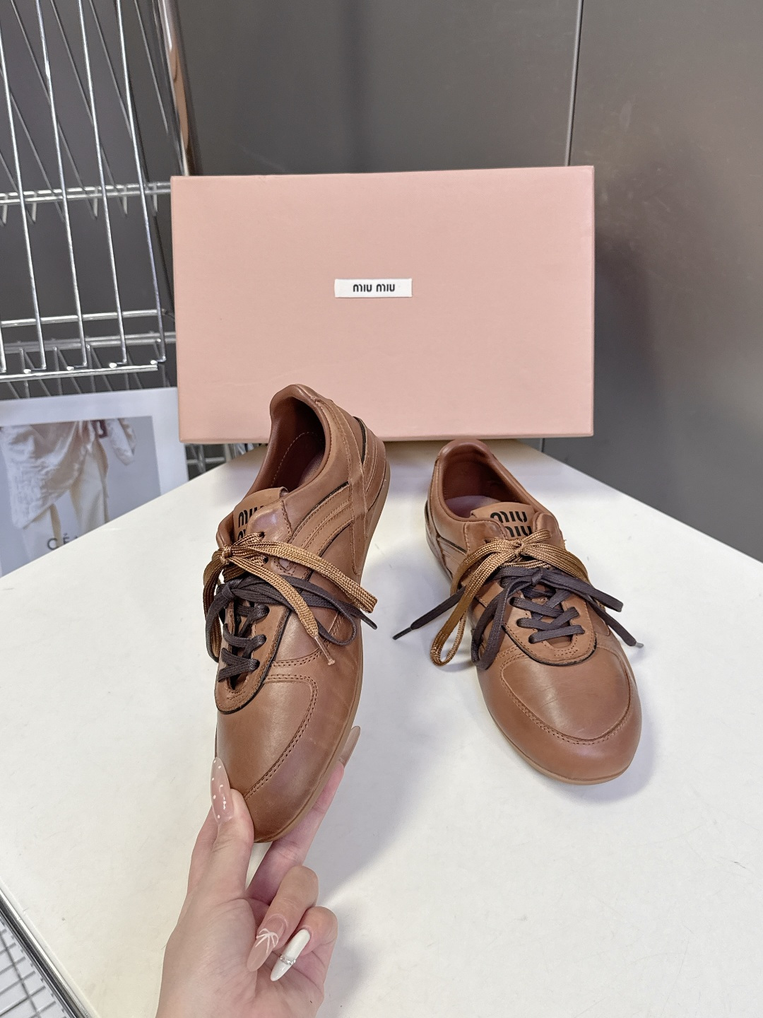 MiuMiu缪缪最新走秀款复古休闲鞋 德训鞋官方秀场出镜率最高的单品 超多明星时尚博主种草 miu系穿搭