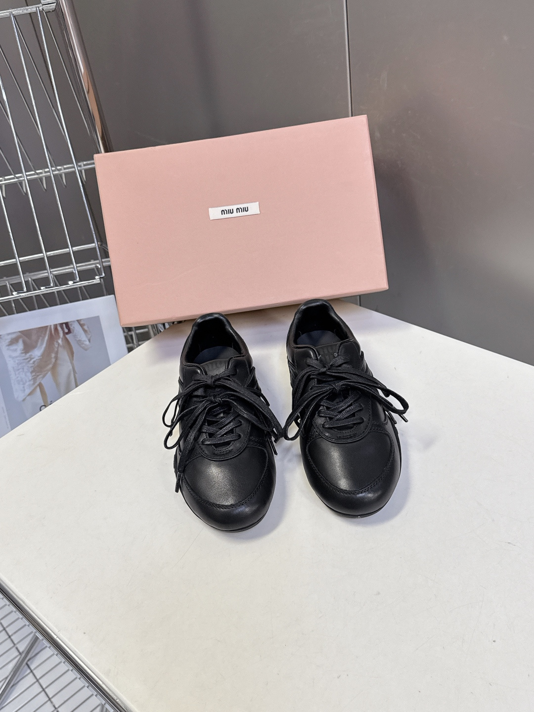 MiuMiu缪缪最新走秀款复古休闲鞋 德训鞋官方秀场出镜率最高的单品 超多明星时尚博主种草 miu系穿搭