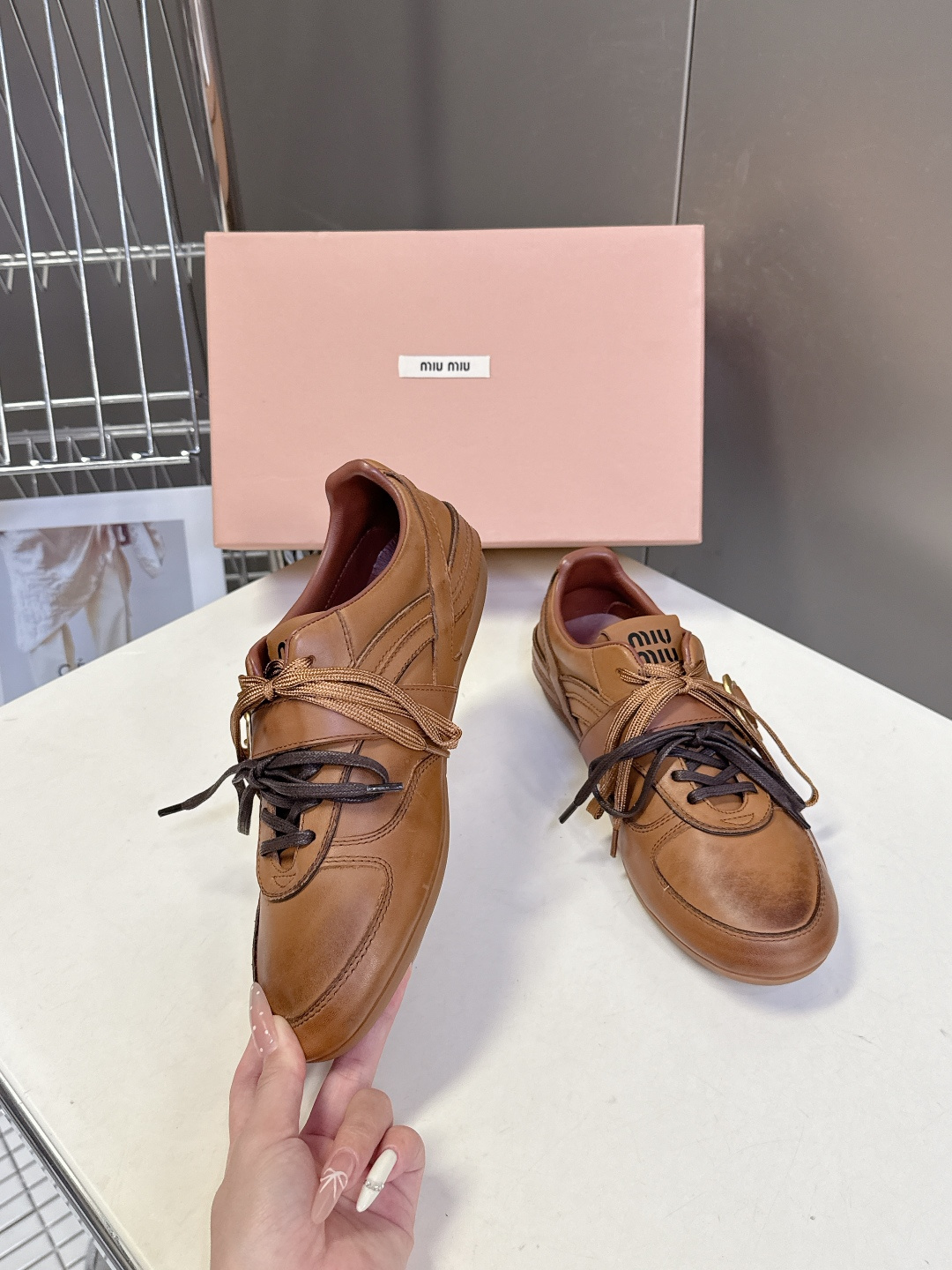 MiuMiu缪缪最新走秀款复古休闲鞋 德训鞋官方秀场出镜率最高的单品 超多明星时尚博主种草 miu系穿搭
