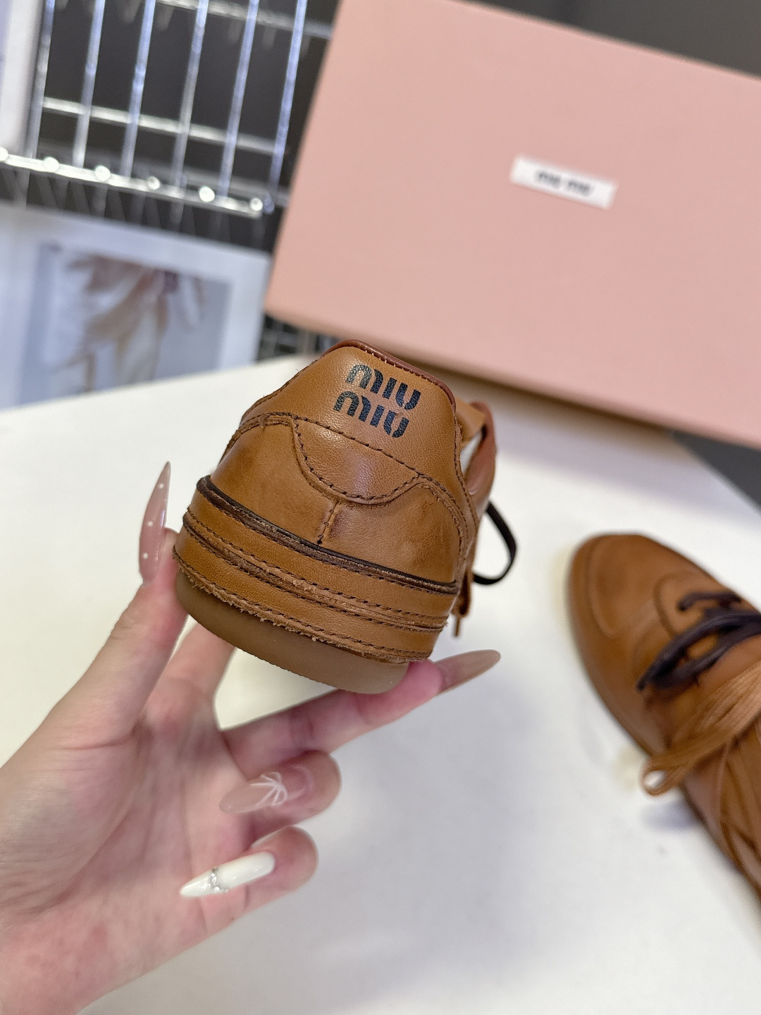 MiuMiu缪缪最新走秀款复古休闲鞋 德训鞋官方秀场出镜率最高的单品 超多明星时尚博主种草 miu系穿搭