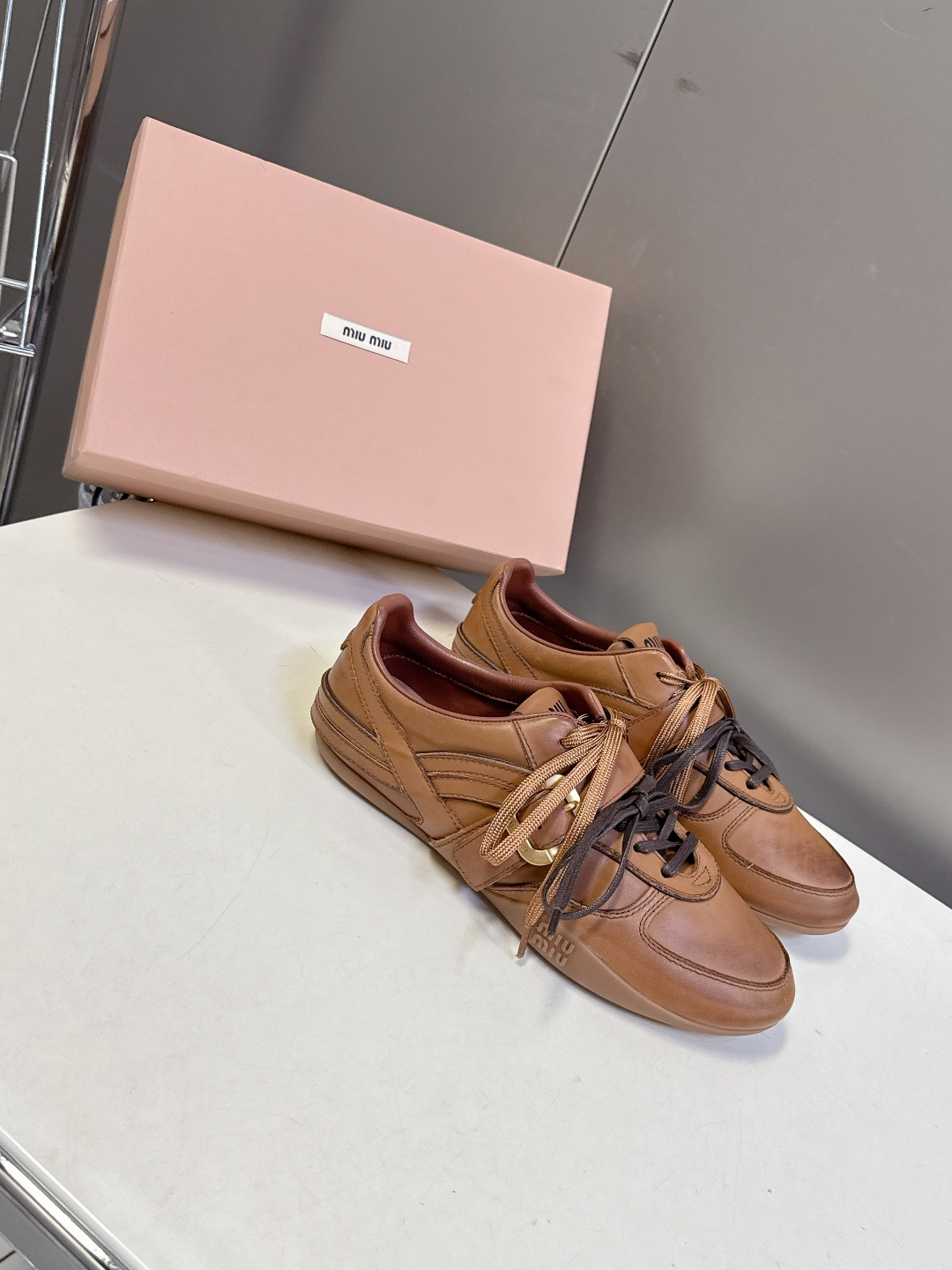 MiuMiu缪缪最新走秀款复古休闲鞋 德训鞋官方秀场出镜率最高的单品 超多明星时尚博主种草 miu系穿搭