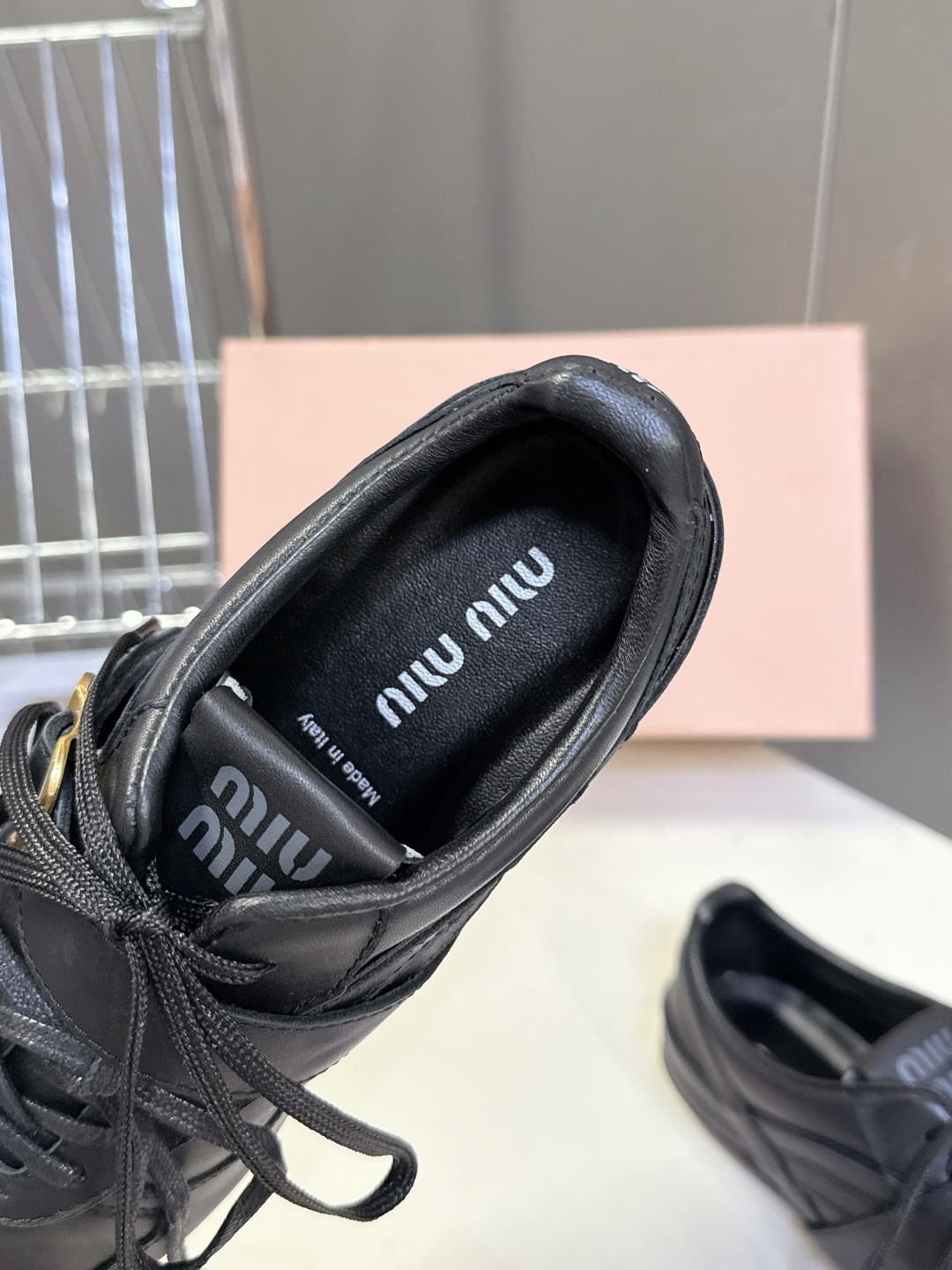 MiuMiu缪缪最新走秀款复古休闲鞋 德训鞋官方秀场出镜率最高的单品 超多明星时尚博主种草 miu系穿搭