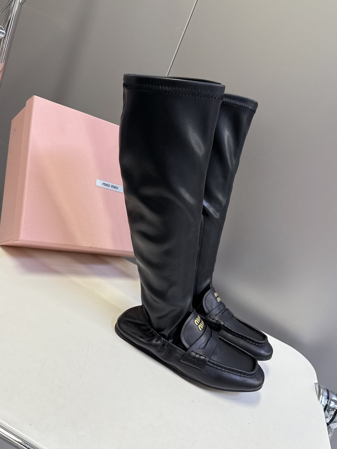 MiuMiu缪缪2025秋冬最新走秀款弹力靴 秀款出镜率最高的单品 miu家订货会一鞋难求 超多明星时尚