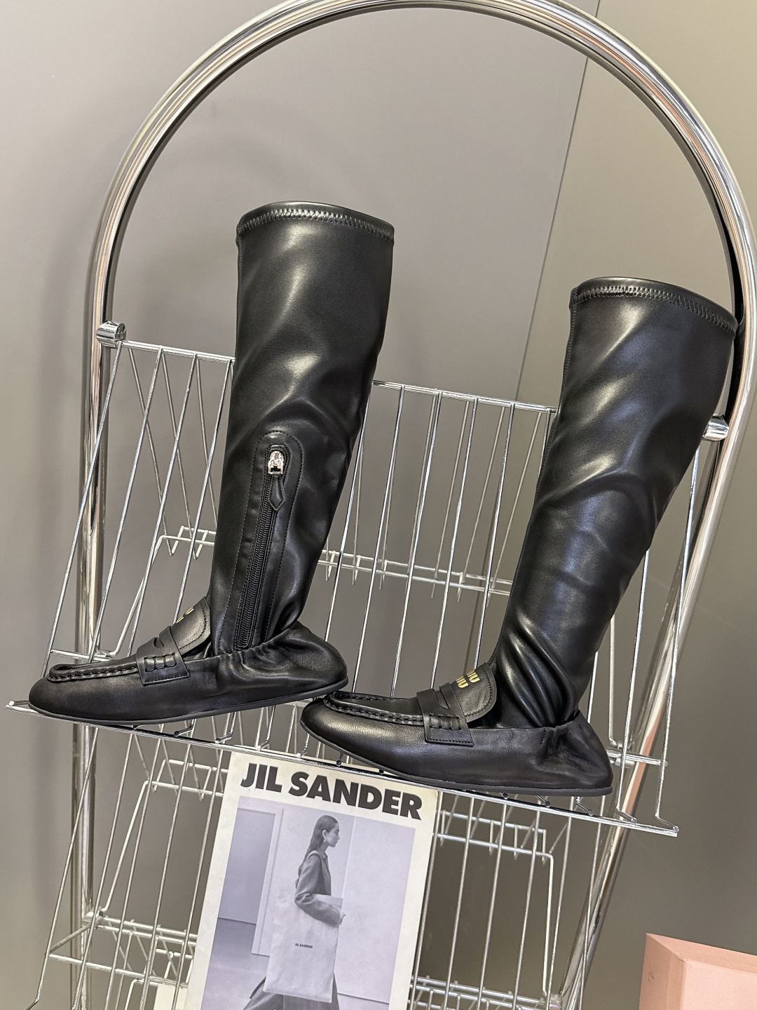 MiuMiu缪缪2025秋冬最新走秀款弹力靴 秀款出镜率最高的单品 miu家订货会一鞋难求 超多明星时尚