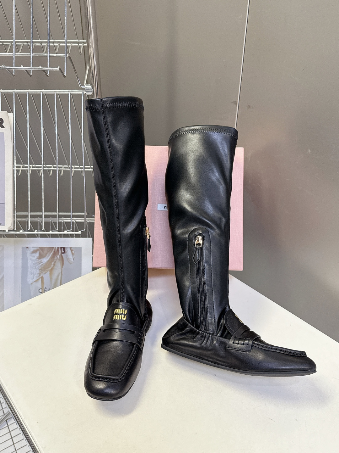 MiuMiu缪缪2025秋冬最新走秀款弹力靴 秀款出镜率最高的单品 miu家订货会一鞋难求 超多明星时尚