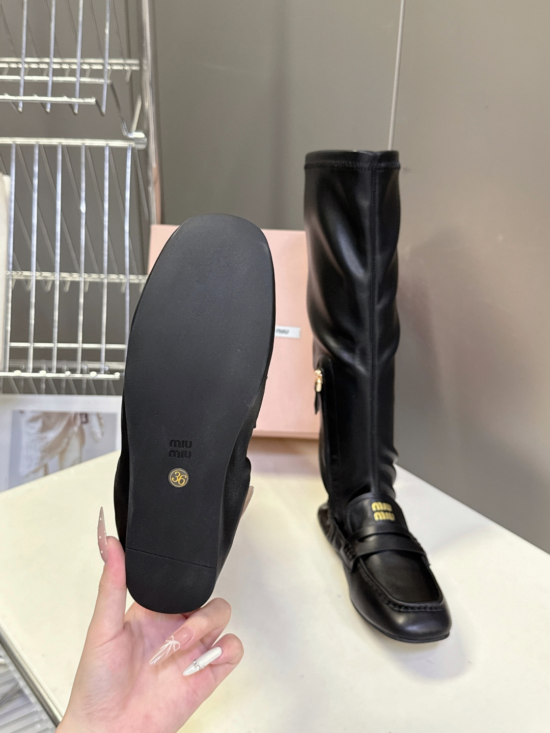 MiuMiu缪缪2025秋冬最新走秀款弹力靴 秀款出镜率最高的单品 miu家订货会一鞋难求 超多明星时尚