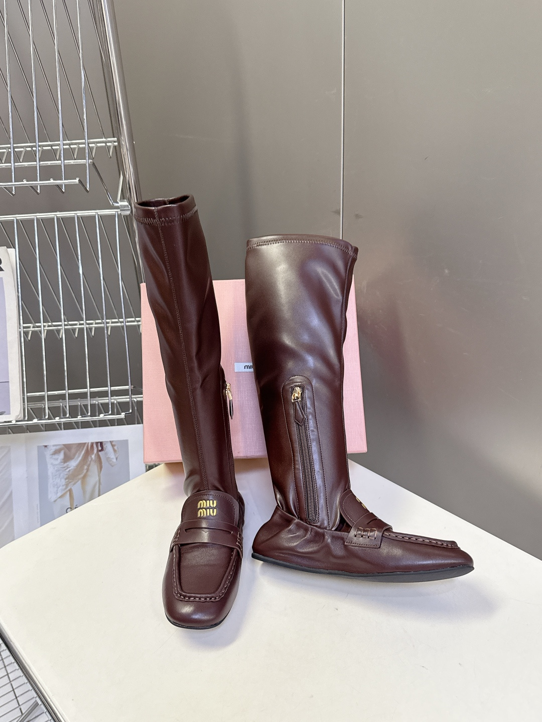 MiuMiu缪缪2025秋冬最新走秀款弹力靴 秀款出镜率最高的单品 miu家订货会一鞋难求 超多明星时尚