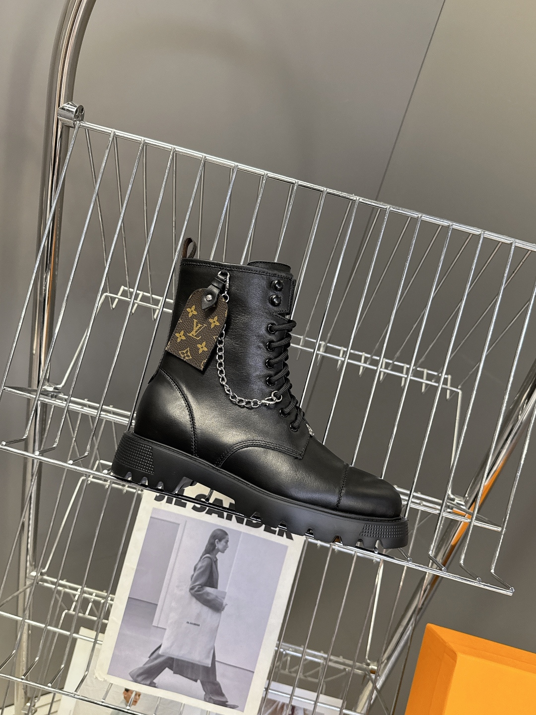 路易威登LOUIS VUITTON秋冬最新款马丁靴 超多明星时尚博主种草 原版一比一复刻打造 版型超级正