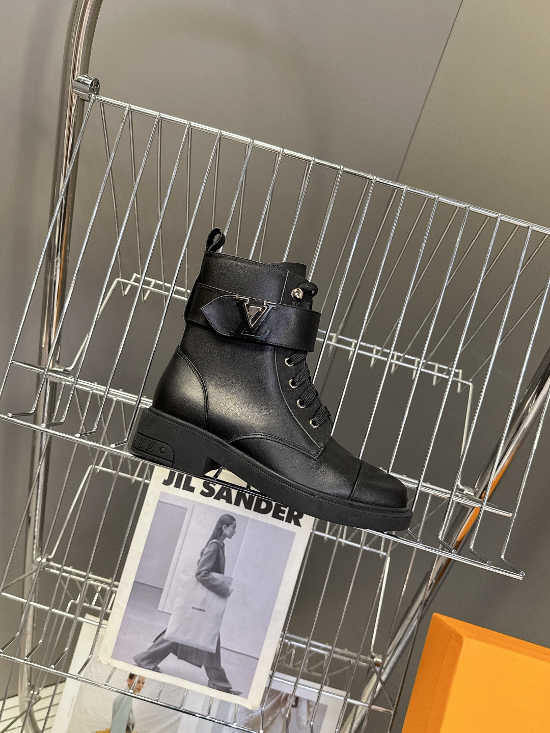 路易威登LOUIS VUITTON秋冬最新款马丁靴 超多明星时尚博主种草 原版一比一复刻打造 版型超级正