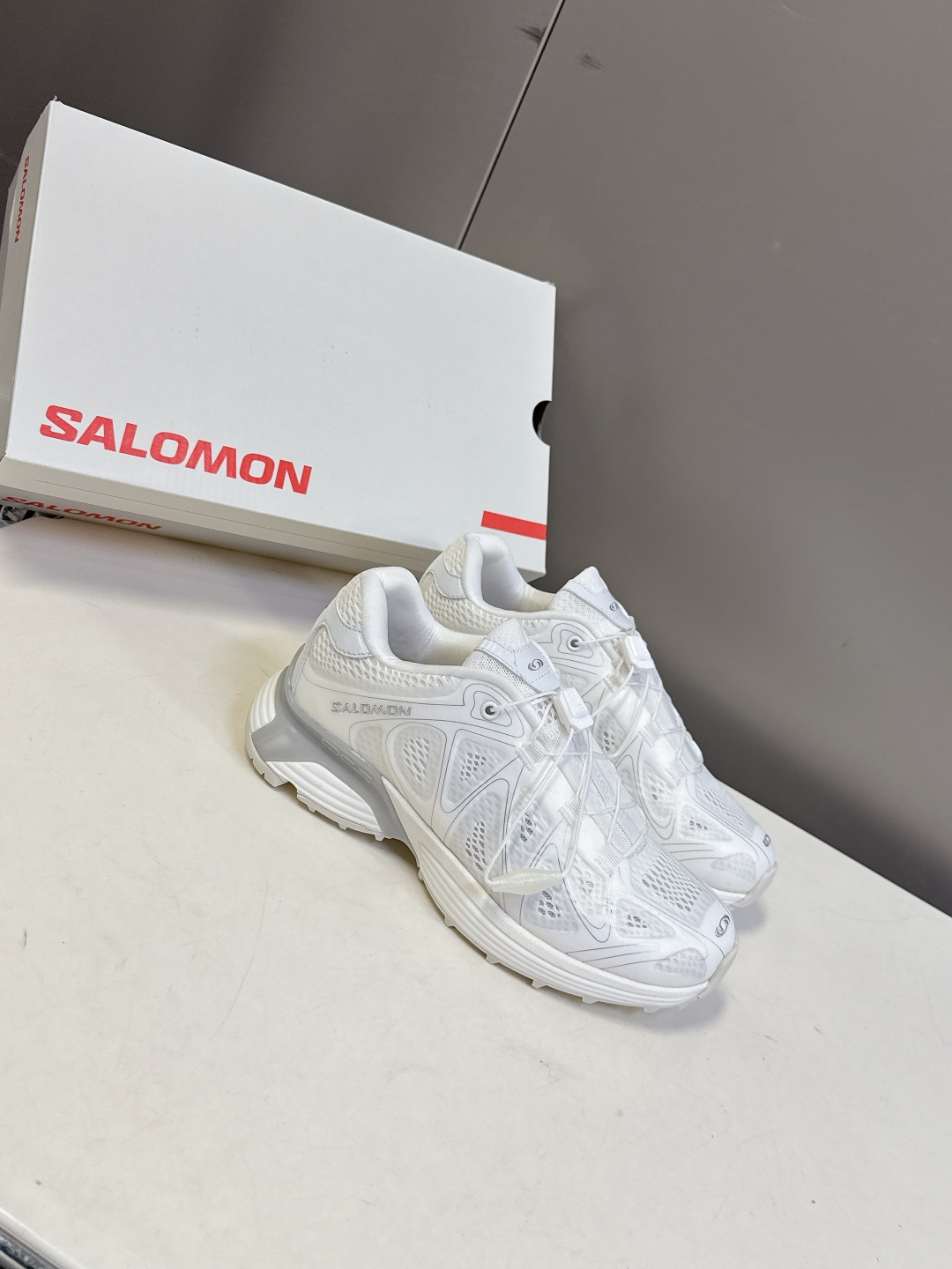 SALOMON 萨洛蒙 户外休闲 运动鞋 超多明星时尚博主种草原版购入开发 做货 全新演绎的专注于其空气