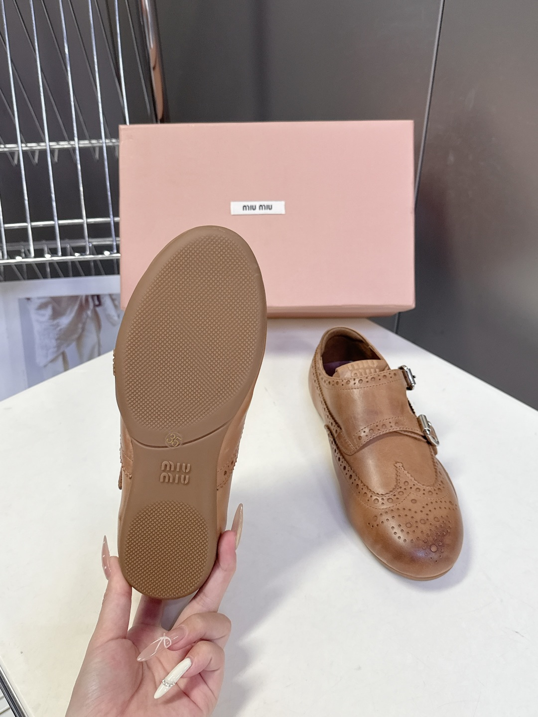 MiuMiu缪缪秋冬最新款布洛克复古薄底鞋 超多明星时尚博主种草 miu家一贯设计风格 绝对的高颜值符合