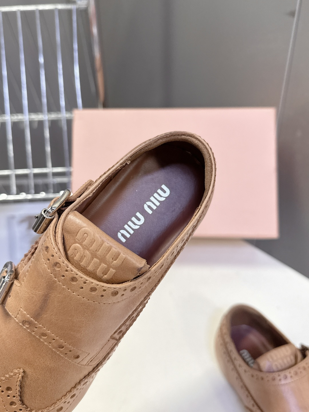 MiuMiu缪缪秋冬最新款布洛克复古薄底鞋 超多明星时尚博主种草 miu家一贯设计风格 绝对的高颜值符合