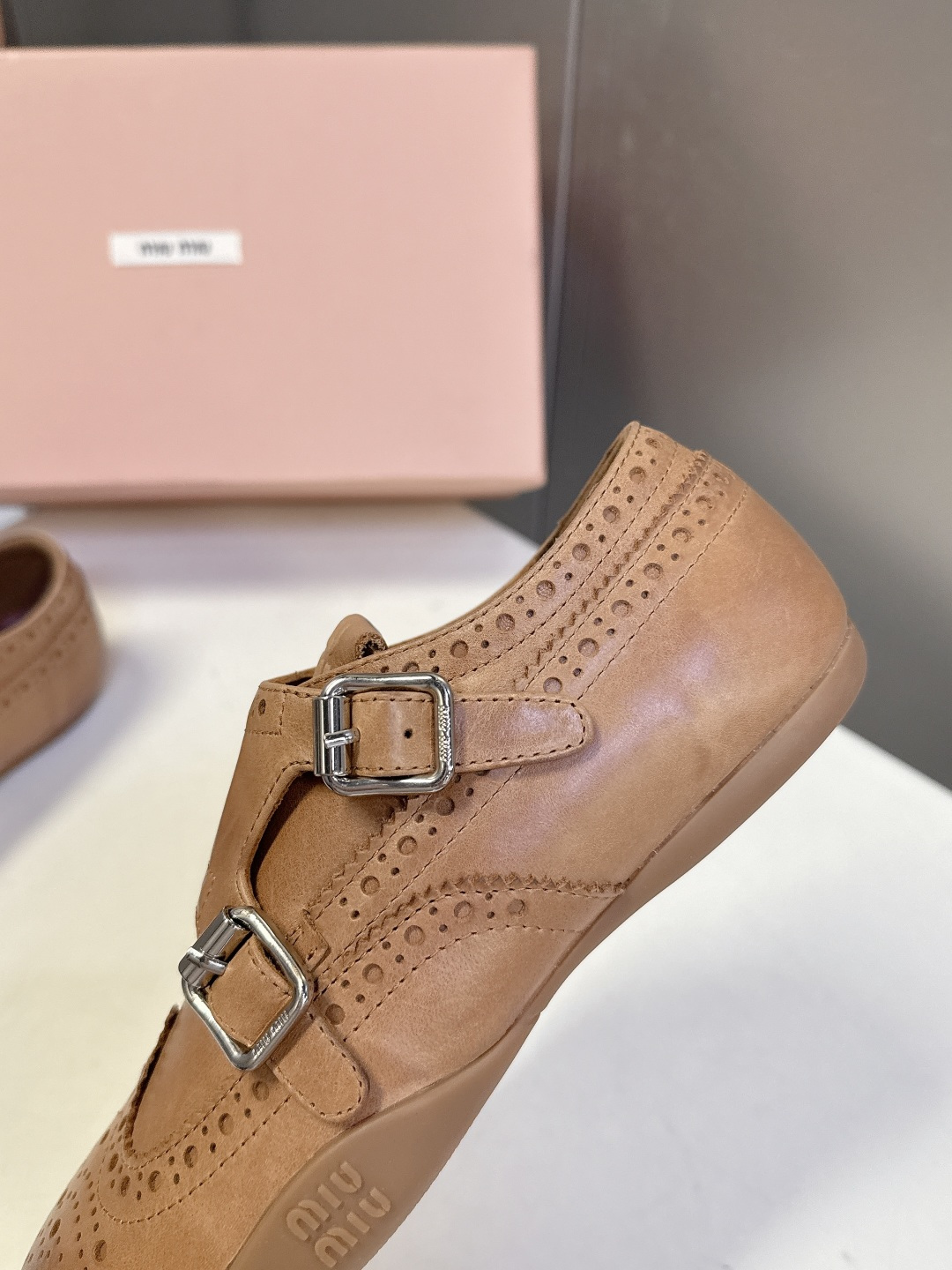 MiuMiu缪缪秋冬最新款布洛克复古薄底鞋 超多明星时尚博主种草 miu家一贯设计风格 绝对的高颜值符合