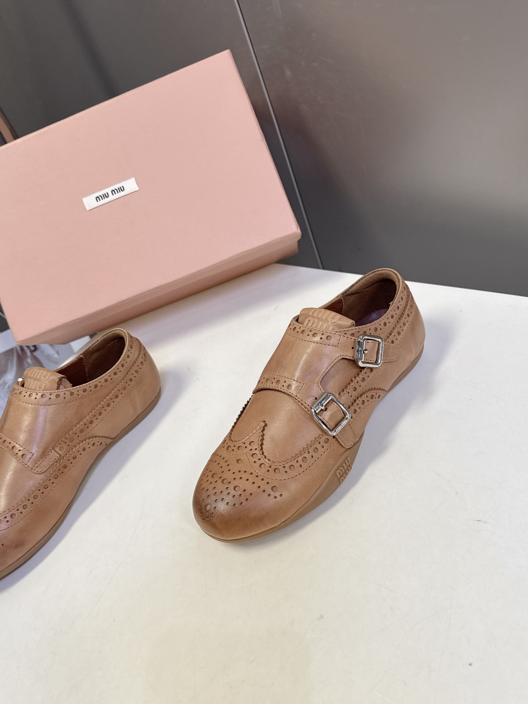 MiuMiu缪缪秋冬最新款布洛克复古薄底鞋 超多明星时尚博主种草 miu家一贯设计风格 绝对的高颜值符合