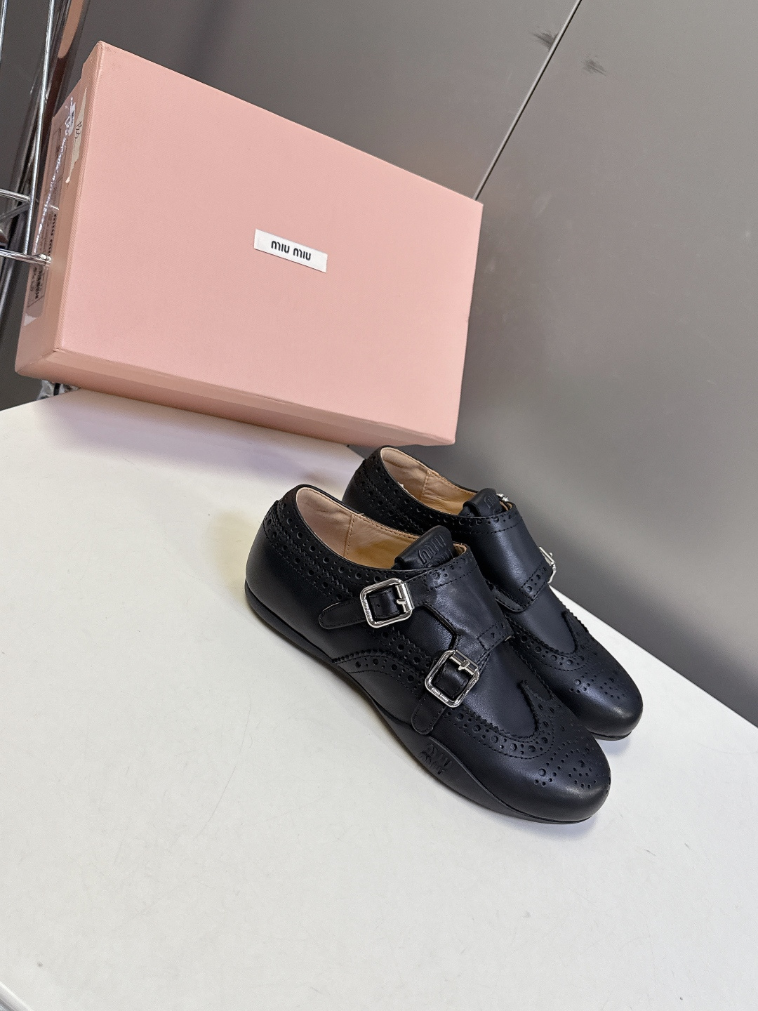 MiuMiu缪缪秋冬最新款布洛克复古薄底鞋 超多明星时尚博主种草 miu家一贯设计风格 绝对的高颜值符合