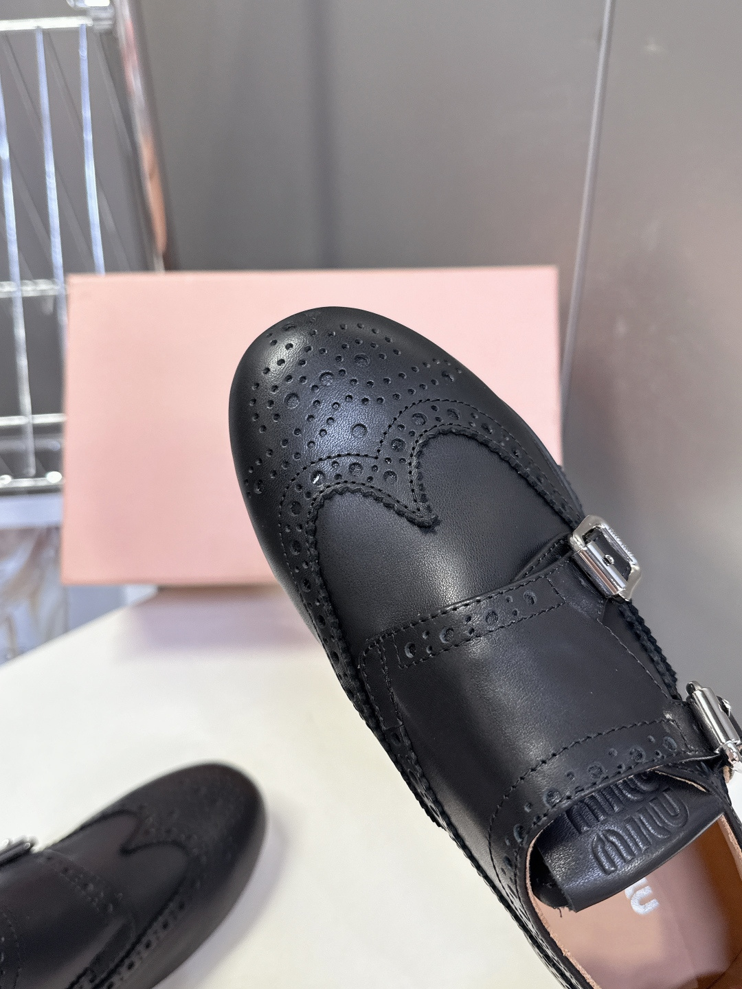 MiuMiu缪缪秋冬最新款布洛克复古薄底鞋 超多明星时尚博主种草 miu家一贯设计风格 绝对的高颜值符合