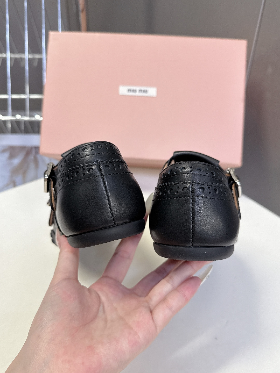 MiuMiu缪缪秋冬最新款布洛克复古薄底鞋 超多明星时尚博主种草 miu家一贯设计风格 绝对的高颜值符合