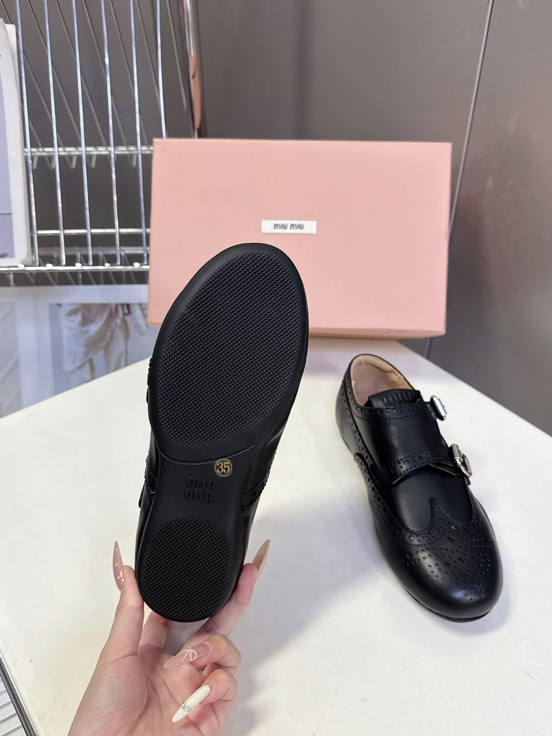 MiuMiu缪缪秋冬最新款布洛克复古薄底鞋 超多明星时尚博主种草 miu家一贯设计风格 绝对的高颜值符合