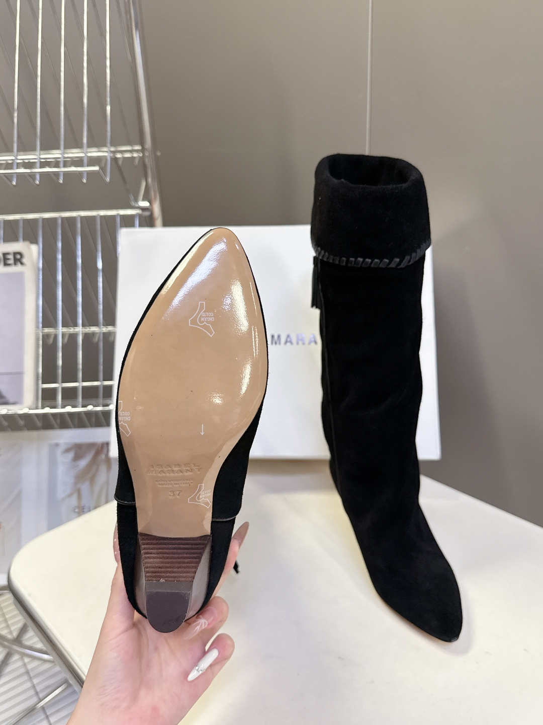 isabelmarant伊莎贝尔秋冬最新款复古靴 超多明星时尚博主种草 这几年超流行简约老钱风 简简单单