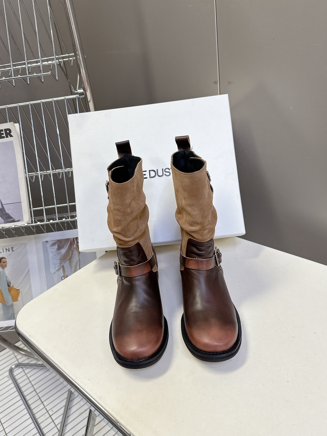 ICE DUST设计师品牌秋冬最新款复古皮靴 堆堆靴 超多明星时尚博主种草 当下最流行的型体隔板设计 结