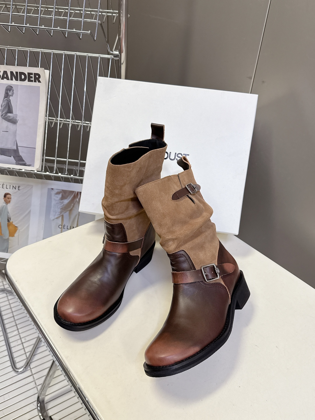 ICE DUST设计师品牌秋冬最新款复古皮靴 堆堆靴 超多明星时尚博主种草 当下最流行的型体隔板设计 结
