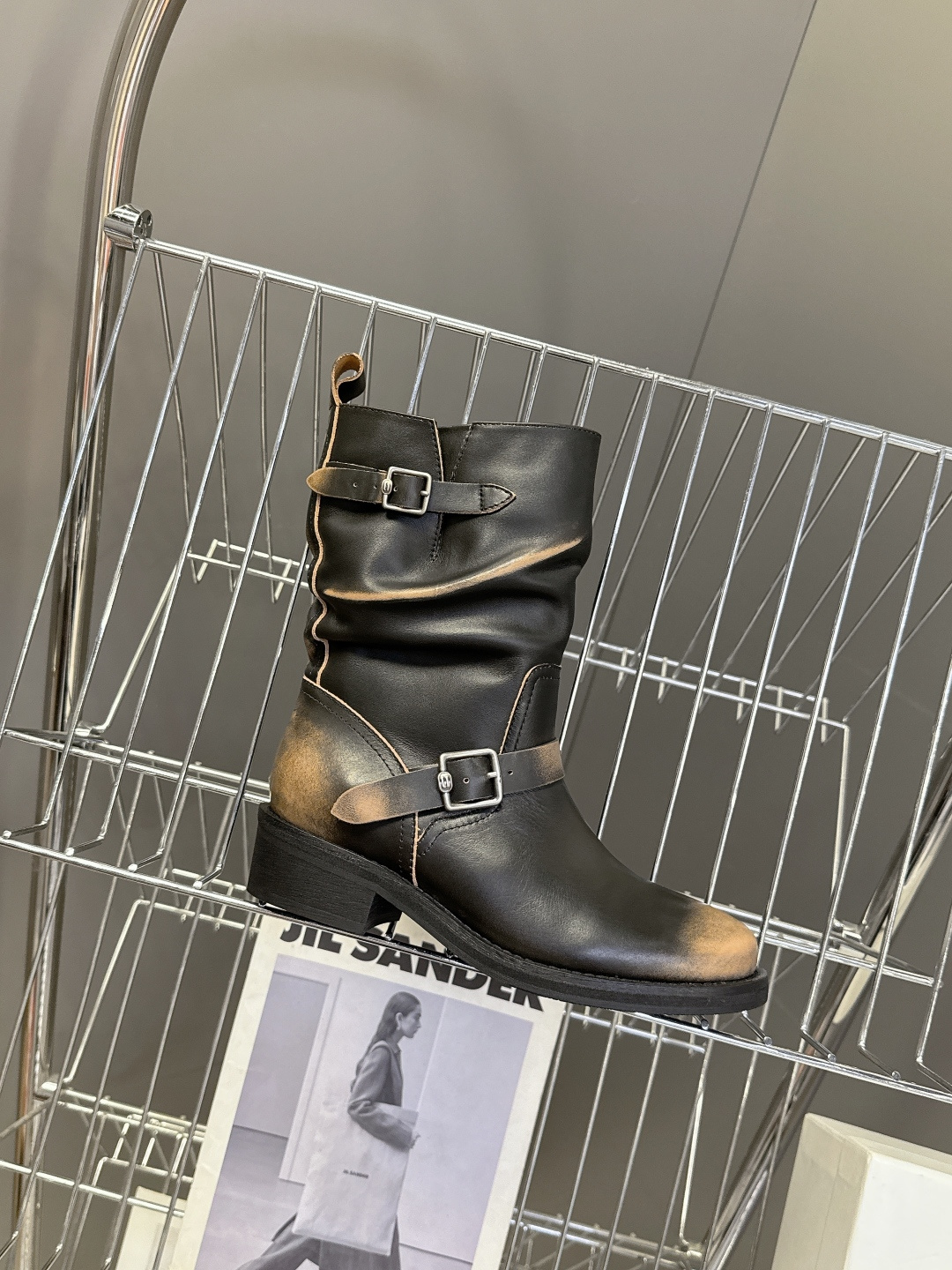 ICE DUST设计师品牌秋冬最新款复古皮靴 堆堆靴 超多明星时尚博主种草 当下最流行的型体隔板设计 结