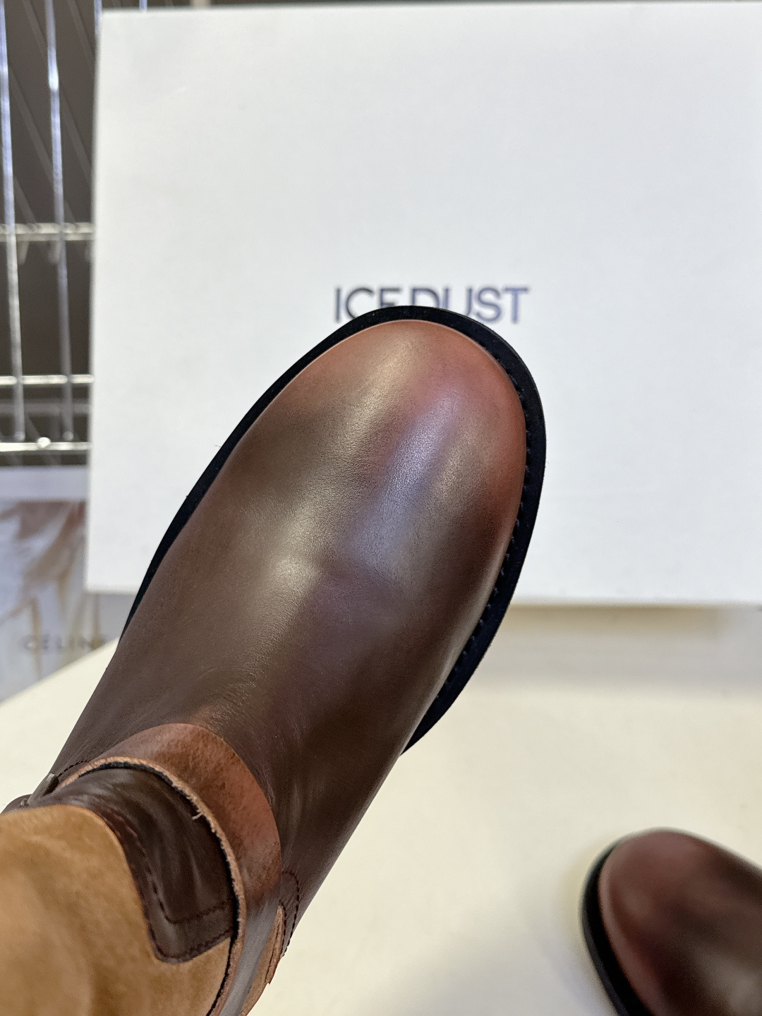 ICE DUST设计师品牌秋冬最新款复古皮靴 堆堆靴 超多明星时尚博主种草 当下最流行的型体隔板设计 结