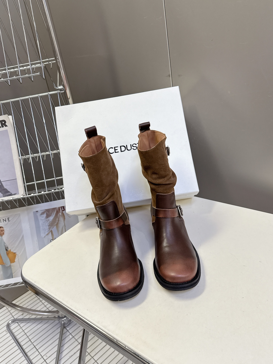 ICE DUST设计师品牌秋冬最新款复古皮靴 堆堆靴 超多明星时尚博主种草 当下最流行的型体隔板设计 结