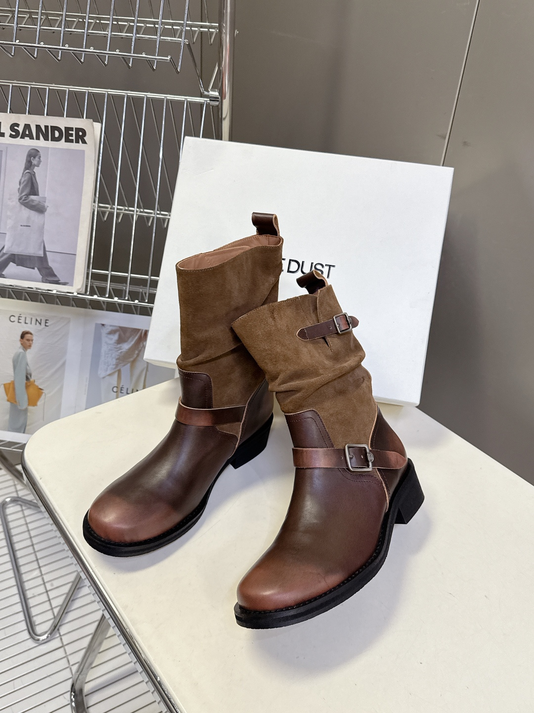 ICE DUST设计师品牌秋冬最新款复古皮靴 堆堆靴 超多明星时尚博主种草 当下最流行的型体隔板设计 结