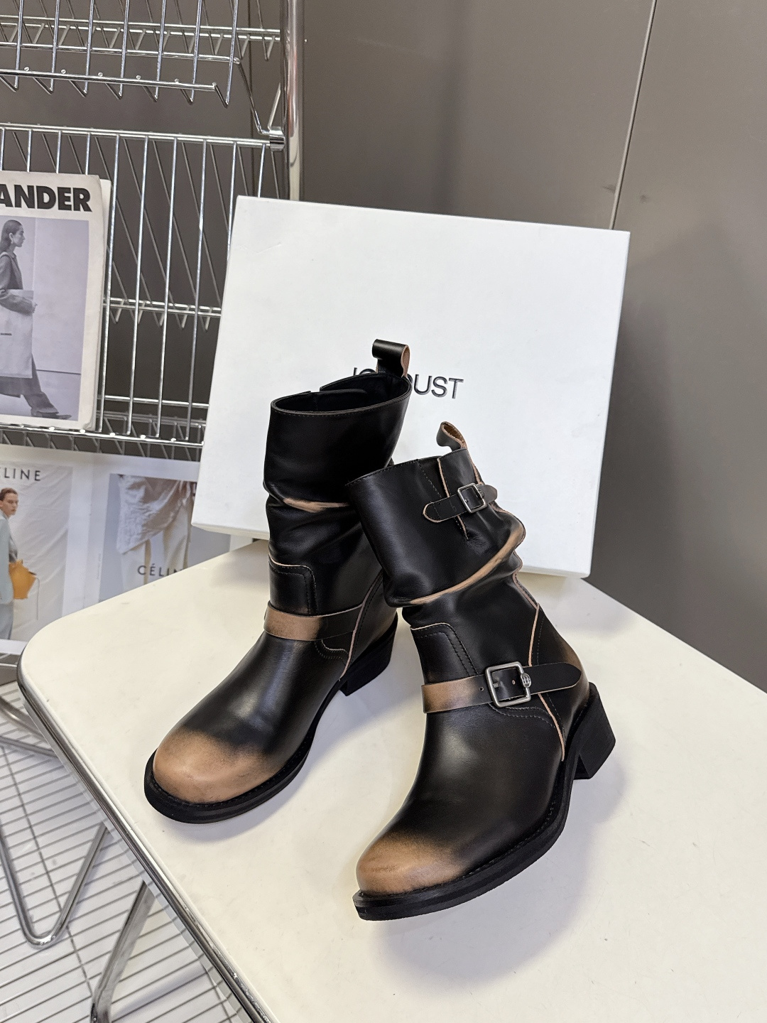 ICE DUST设计师品牌秋冬最新款复古皮靴 堆堆靴 超多明星时尚博主种草 当下最流行的型体隔板设计 结