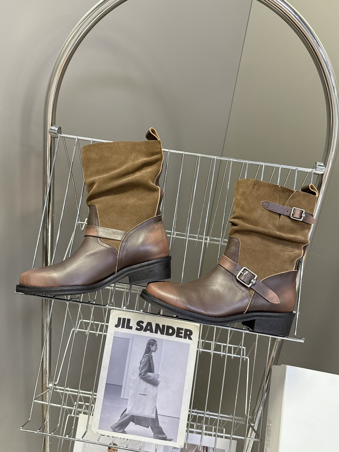 ICE DUST设计师品牌秋冬最新款复古皮靴 堆堆靴 超多明星时尚博主种草 当下最流行的型体隔板设计 结