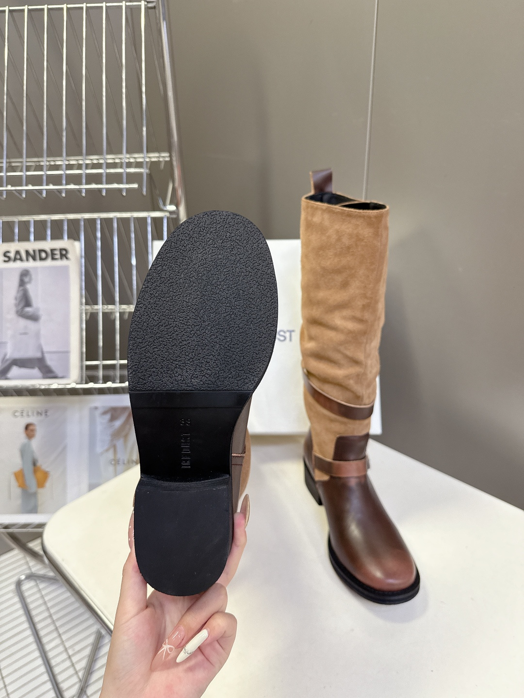 ICE DUST设计师品牌秋冬最新款复古皮靴 堆堆靴 超多明星时尚博主种草 当下最流行的型体隔板设计 结