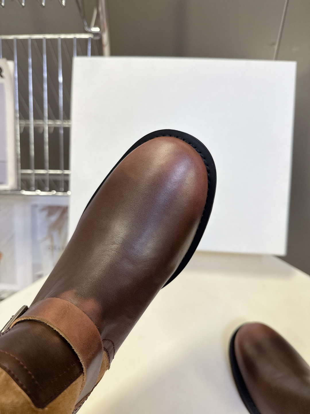 ICE DUST设计师品牌秋冬最新款复古皮靴 堆堆靴 超多明星时尚博主种草 当下最流行的型体隔板设计 结