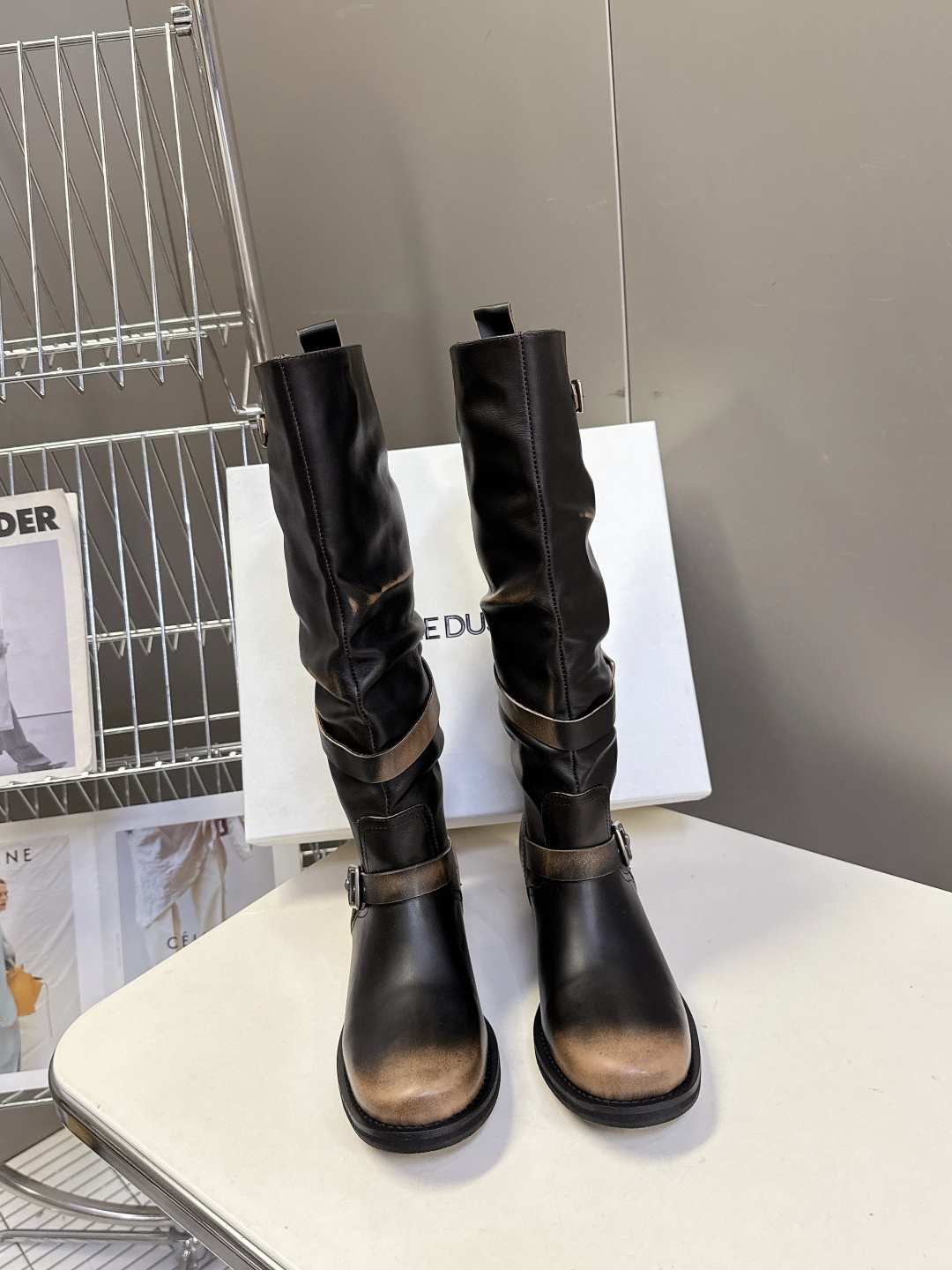 ICE DUST设计师品牌秋冬最新款复古皮靴 堆堆靴 超多明星时尚博主种草 当下最流行的型体隔板设计 结